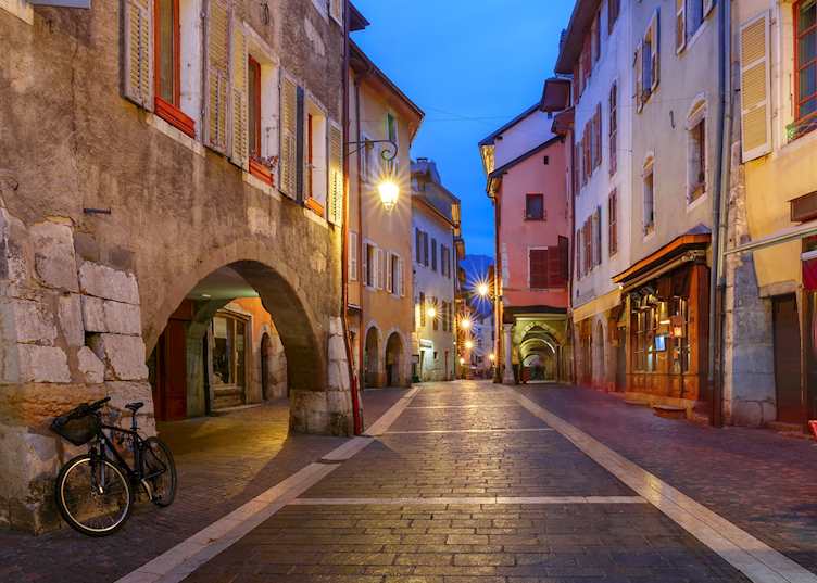 Streets at night, Annecy