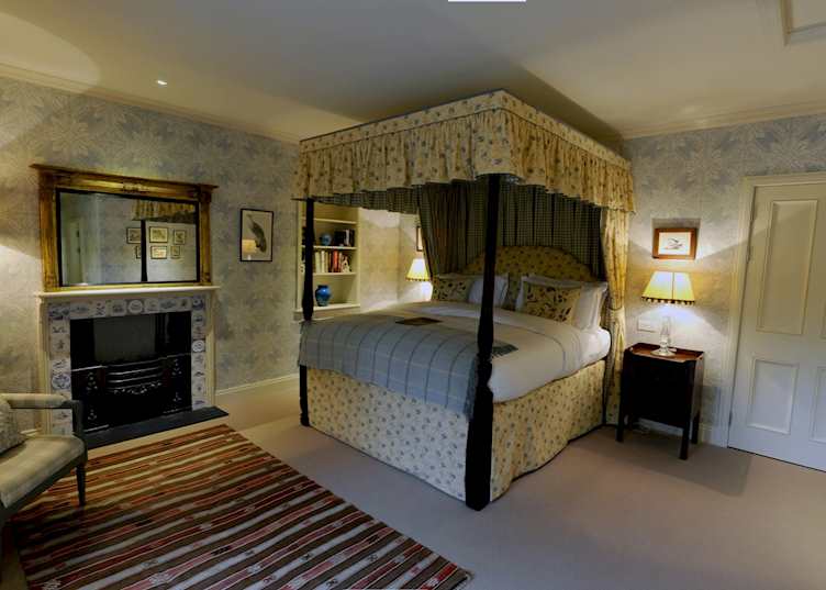 Loch Lomond Arms, Loch Lomond