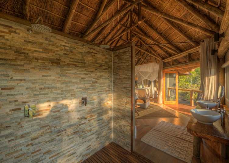 Camp Moremi en suite