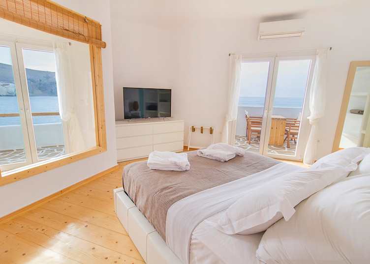 Salt Suites, Pollonia