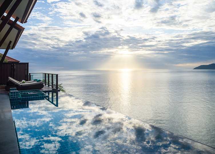 Private infinity pool