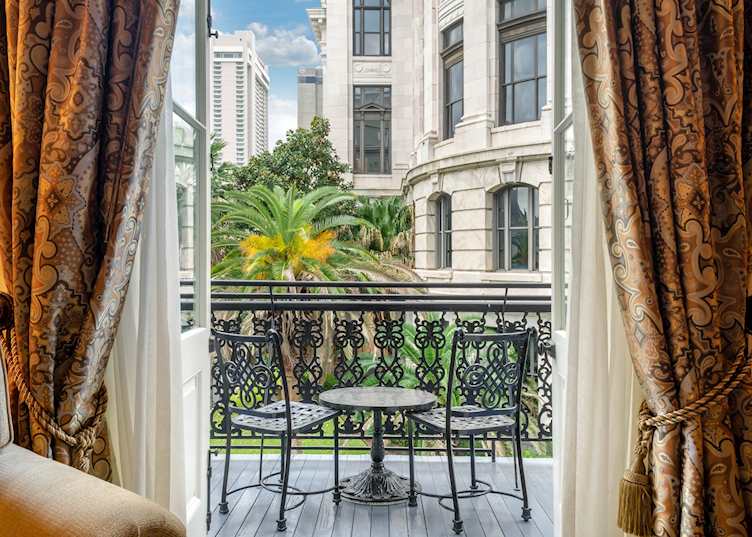 Premier king balcony room