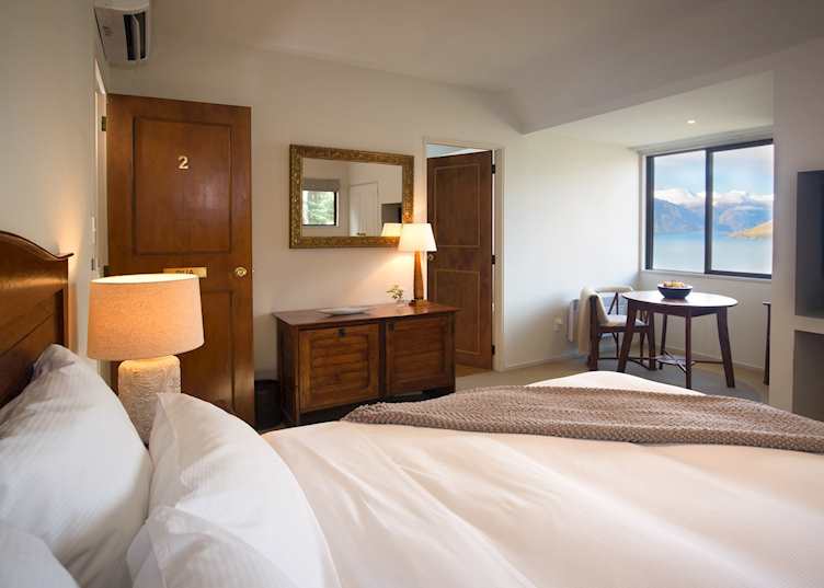 Rua Room at Hidden Lodge