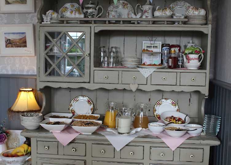 Breakfast spread at Glen House