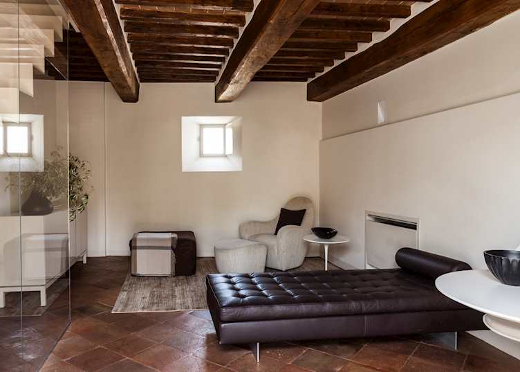Nun Assisi Relais, Assisi