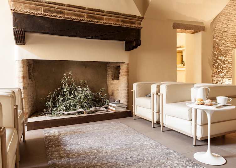 Nun Assisi Relais, Assisi