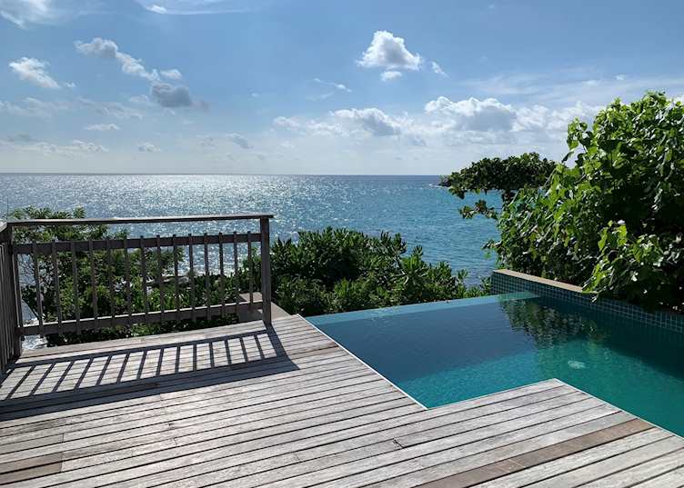 CaranaBeach Pool Chalet View 