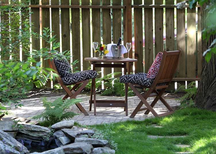 Garden, Courthouse Inn Revelstoke, Revelstoke