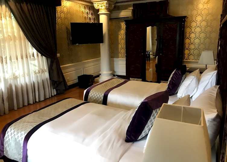 Bagan Lodge room