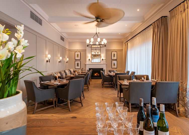 Main dining room, Shamwari Long Lee Manor, Eastern Cape Game Areas