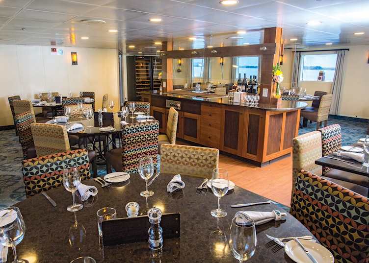 Dining Room, Safari Voyager