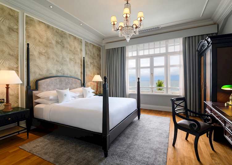 Straits Suite