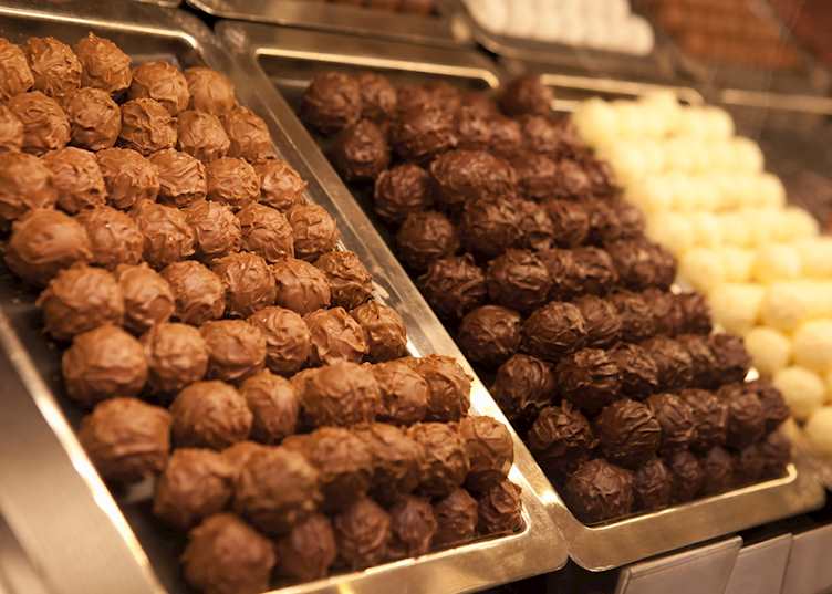 Chocolate tasting at Max Chocolatier, Lucerne