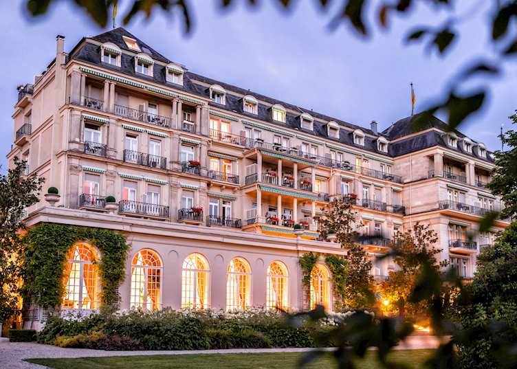 Brenners Park Hotel at dusk