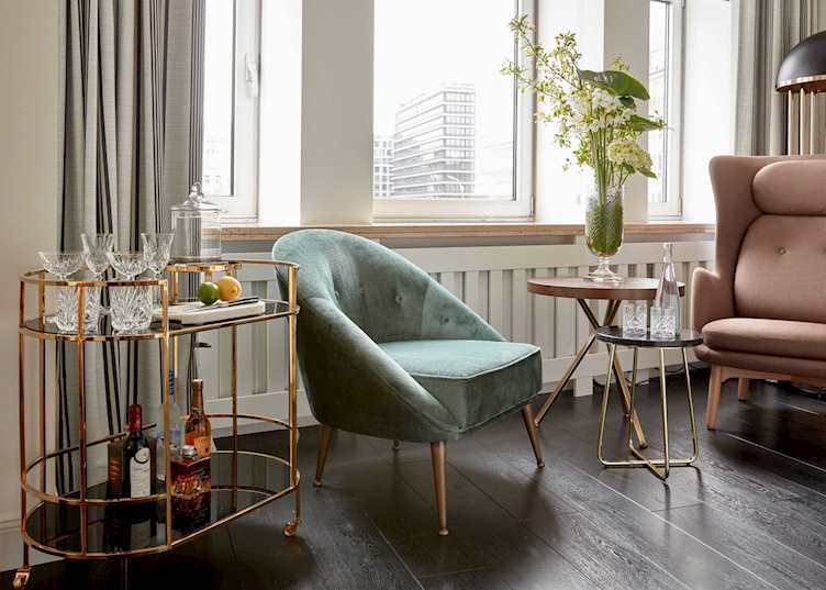 Sir Nikolai Hotel, Suite