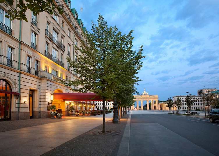 Hotel Adlon Kempinski exterior