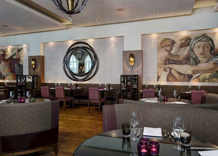Villa Kennedy, Restaurant Gusto