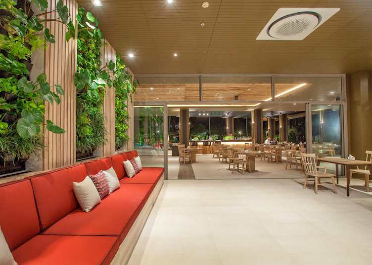 Sassi's Beach Club at Ramada