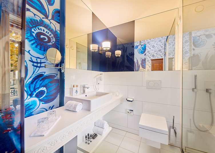 Residence Room bathroom