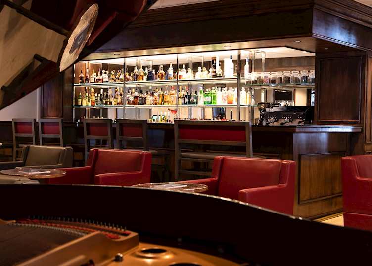 Byz Bar, Annabelle