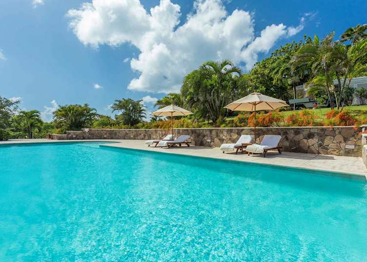 Hotel pool