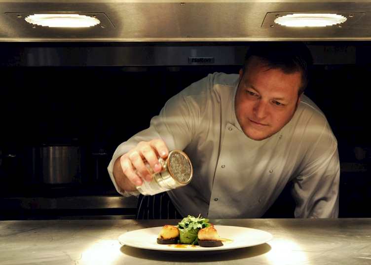 Plating up dinner at Windjammer Landing 