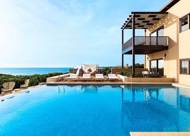 Koroni Villa, The Romanos