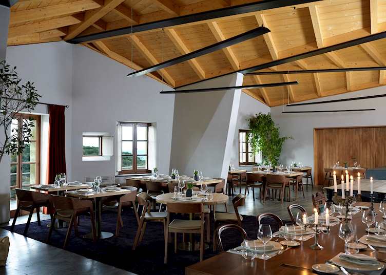 Mouries Restaurant, Kinsterna Hotel