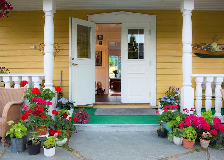Bestebakken front porch