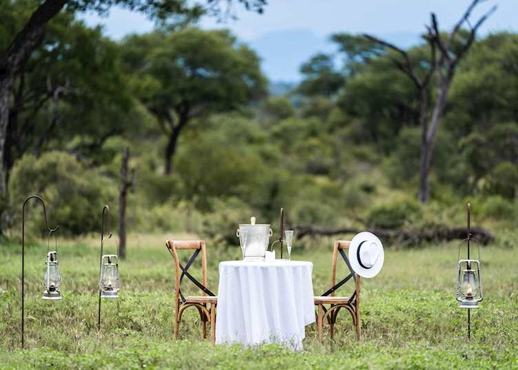 Bush dining, Shumbalala Game Lodge, Thornybush Private Game Reserve