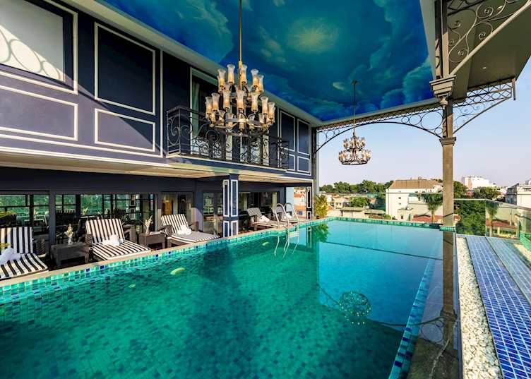 Aira Boutique Hanoi pool