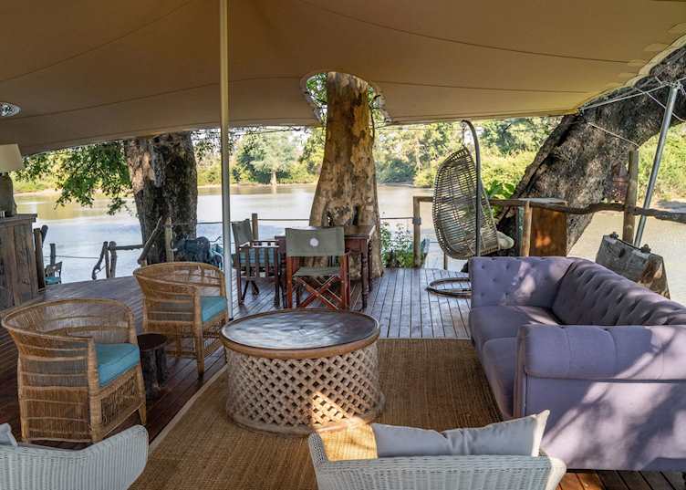 Kanga Camp bar and lounge