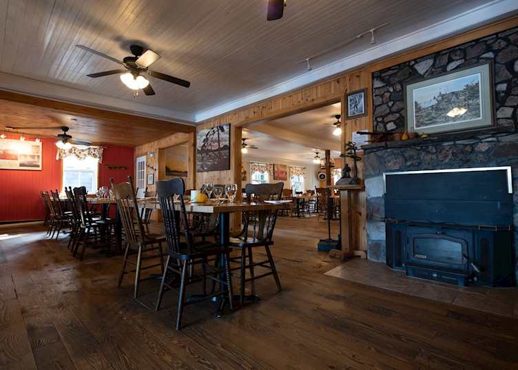 The dining room at Bartlett Lodge, Algonquin Provincial Park