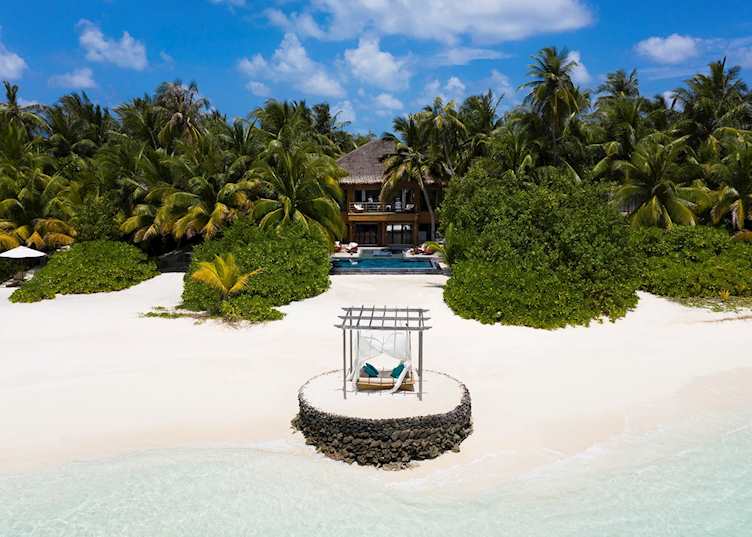 Cube overlooking the beach, Huvafen Fushi
