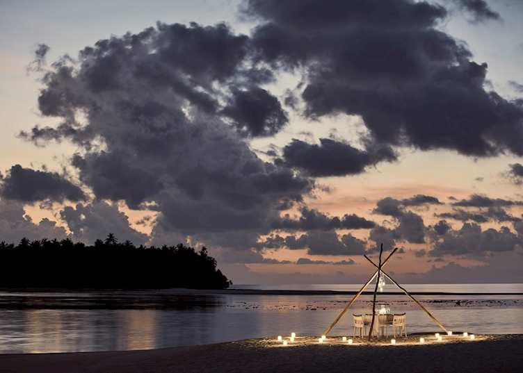 A beach dining option at COMO Maalifushi