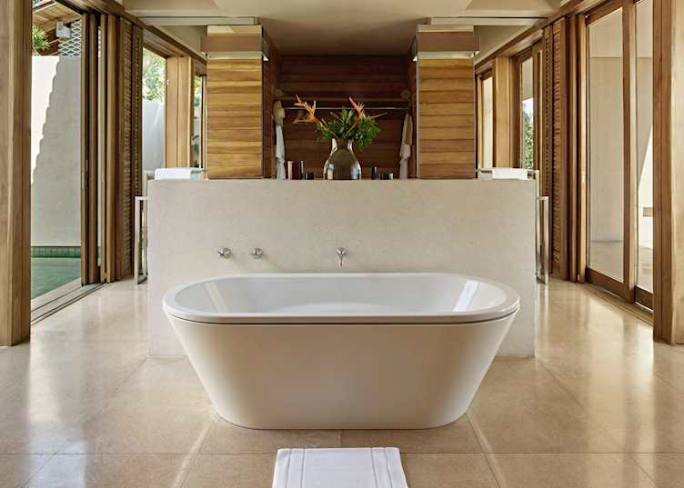 Suite bathtub, Amanwella