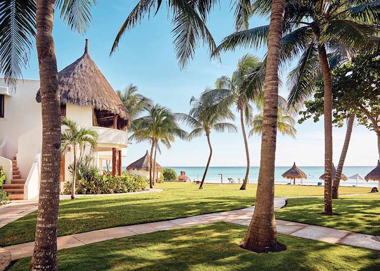 Hotel grounds, Belmond Maroma