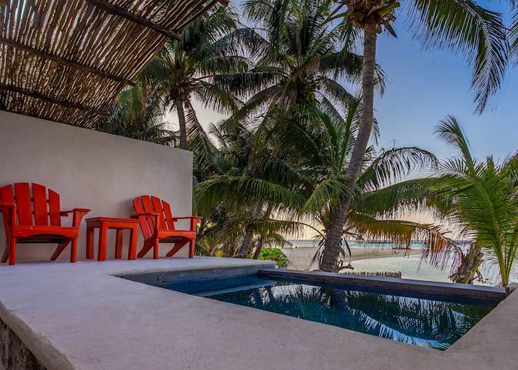 Plunge pool suite