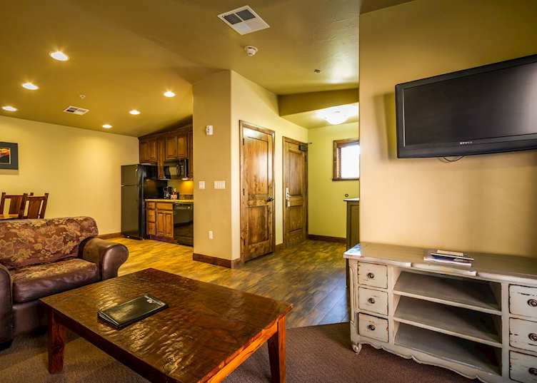 Lodge, Cable Mountain Lodge