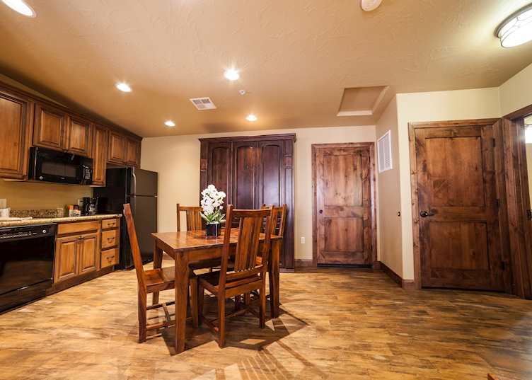Room, Cable Mountain Lodge