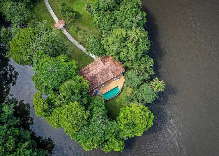 Miss Florentina Villa, Tortuga Lodge & Gardens