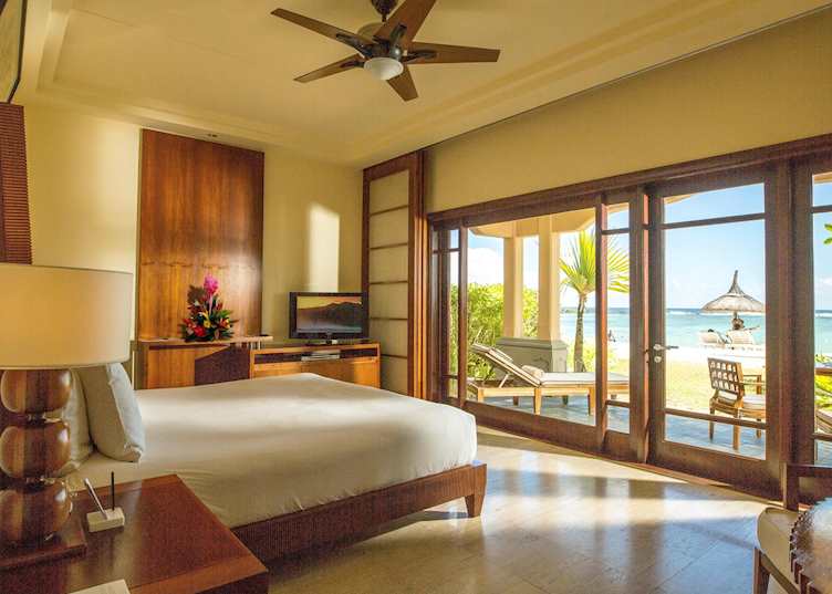 Beachfront Junior Suite living room, Shanti Maurice Resort & Spa