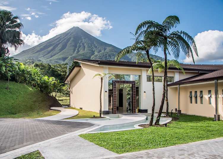 Main entrance, Lomas del Volcan