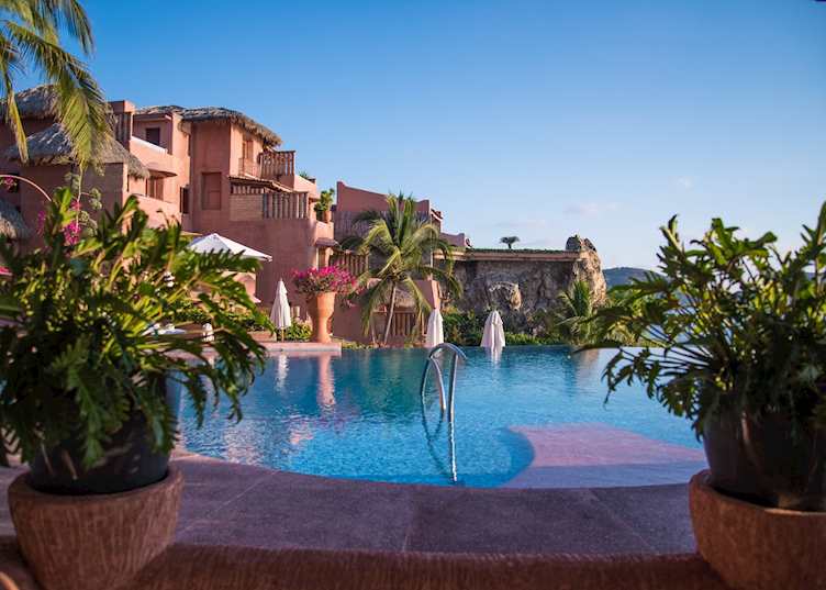 Pool, La Casa Que Canta 