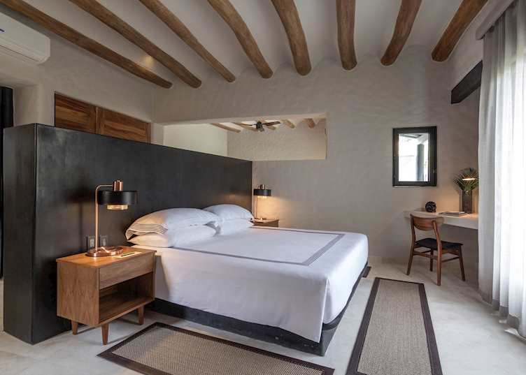 Lagoon Suite, Thompson Zihuatanejo