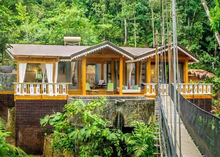 Hanging bridge to Canopy Villa