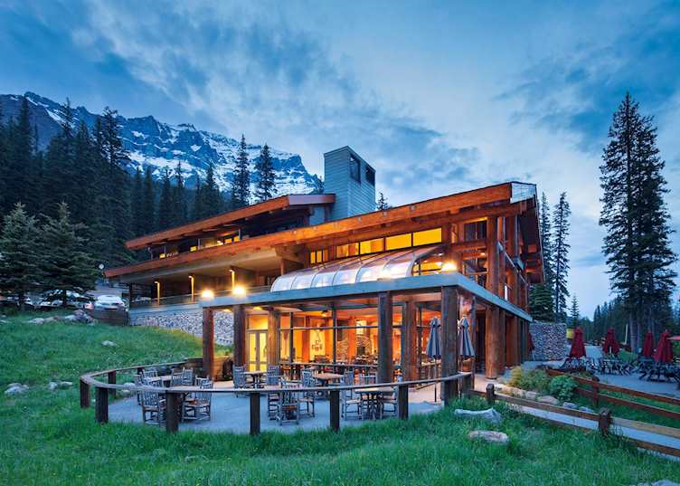Exterior, Moraine Lake Lodge 