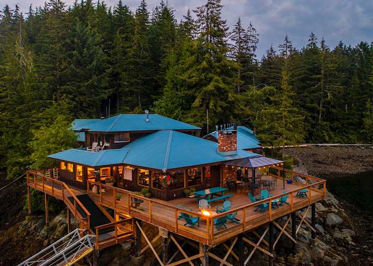 Communal decking area, Berry Island Wilderness Lodge
