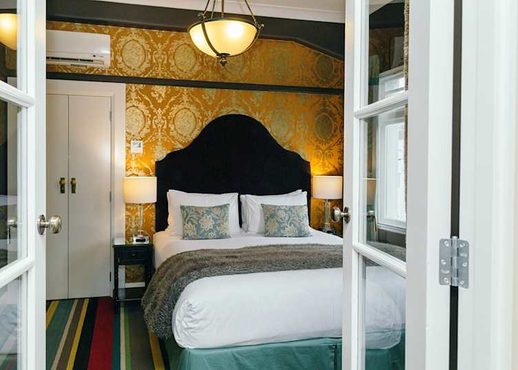 Art Deco Masonic Hotel room