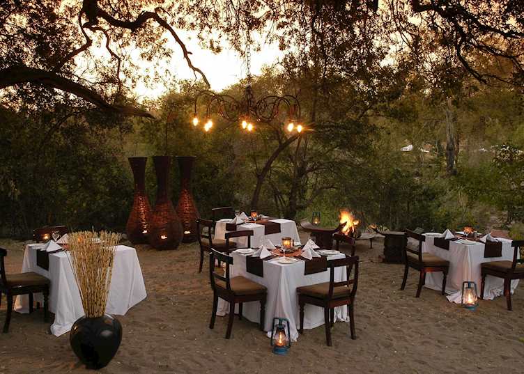Dining, Sabi Sabi - Little Bush Camp 